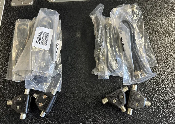 Shure UA221 Antennen Combiner Set